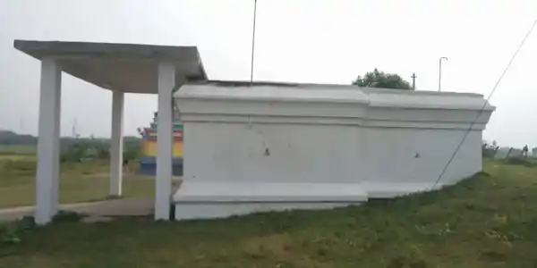 Arulmigu Pidari Chelliamman Temple, Inside The Village, Atrampakkam - 602001 அருள்மிகு பிடாரி செல்லியம்மன் திருக்கோயில், Inside The Village, Atrampakkam - 602001, Tiruvallur - Ancient Temple Architecture and History Image 2