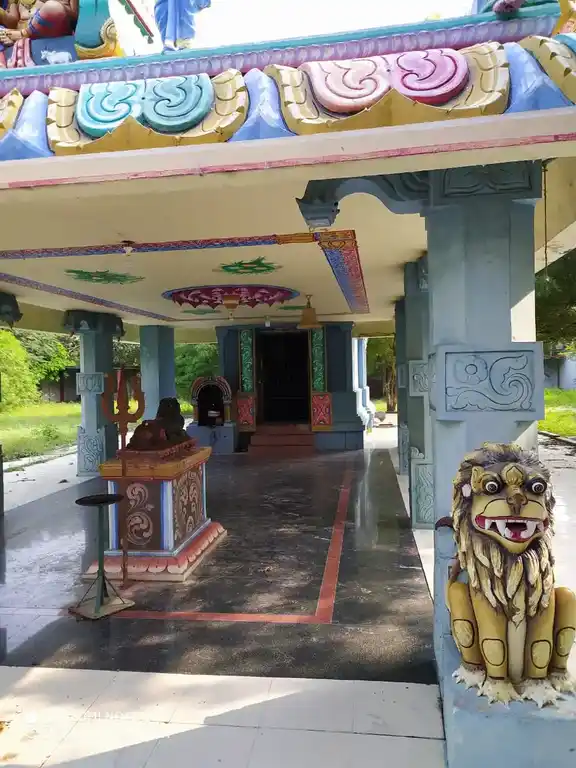 Arulmigu Pidari Chelliamman Temple, Near Main Road, Madavilagam - 601201 அருள்மிகு பிடாரி செல்லியம்மன் திருக்கோயில், Near Main Road, Madavilagam - 601201, Tiruvallur - Ancient Temple Architecture and History Image 4