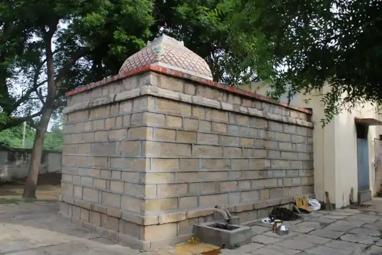 Arulmigu Pidari Elampuliamman, Jeeyapuram, Thiruchendurai - 639101 அருள்மிகு பிடாரி இளம்புலியம்மன் திருக்கோயில், Thiruchendurai - 639101, Thiruchirappalli - Ancient Temple Architecture and History Image 5