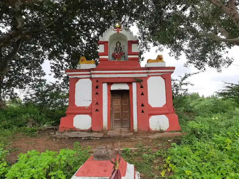 Arulmigu Pidari Ellaiamman Temple, Out Side The Village, Vallathukottai - 602023