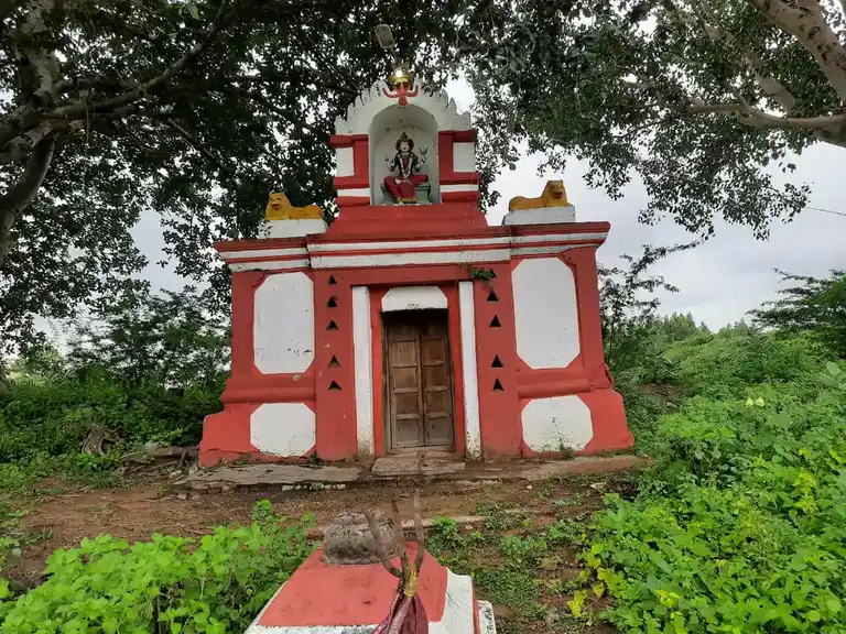 Arulmigu Pidari Ellaiamman Temple, Out Side The Village, Vallathukottai - 602023 அருள்மிகு பிடாரி எல்லையம்மன் திருக்கோயில், Out Side The Village, Vallathukottai - 602023, Tiruvallur - Ancient Temple Architecture and History Image 3