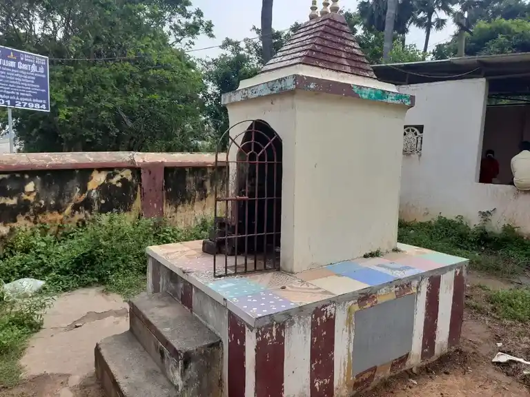 Arulmigu Pidari Etchatamman Temple, Alamathy - 600052 அருள்மிகு பிடாரி எச்சாத்தம்மன் திருக்கோயில், அலமதி - 600052, Tiruvallur - Ancient Temple Architecture and History Image 2