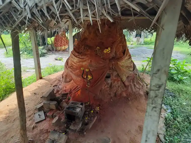 Arulmigu Pidari Etchatamman Temple, Alamathy - 600052 அருள்மிகு பிடாரி எச்சாத்தம்மன் திருக்கோயில், அலமதி - 600052, Tiruvallur - Ancient Temple Architecture and History Image 6