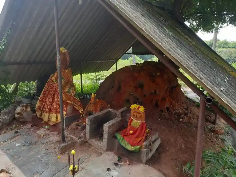 Arulmigu Pidari Etchatamman Temple, Alamathy - 600052 அருள்மிகு பிடாரி எச்சாத்தம்மன் திருக்கோயில், அலமதி - 600052, Tiruvallur - Ancient Temple Architecture and History Image 8