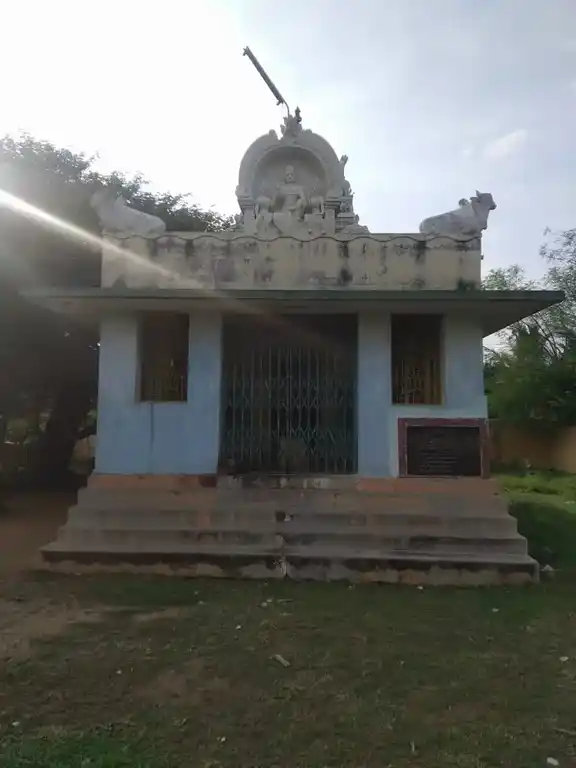 Arulmigu Pidari Iyyanar Karuppanar Temple, Vasista Nathi Near, Ammapalayam - 636141 அருள்மிகு பிடாரி, அய்யனார், கருப்பனார் திருக்கோயில், வசிஷ்ட நதிக்கரை, அம்மம்பாளையம் - 636141, Salem - Ancient Temple Architecture and History Image 9