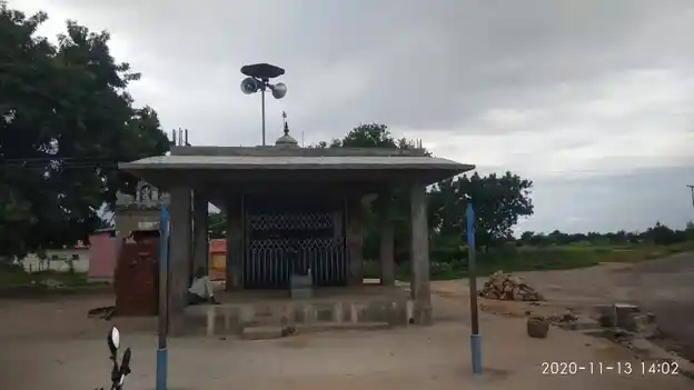 Arulmigu Pidari Kannivanathayi Sandhanakarupu Maduraiveeraswamy Temple, Thirupanjeeli - 621005 Temple