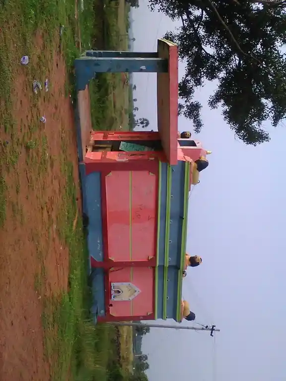 Arulmigu Pidari Mintiamman Temple, Near Lake View, Sanaputhur - 601201 அருள்மிகு பிடரி மீனாட்சி அம்மன் திருக்கோயில், Near Lake View, Sanaputhur - 601201, Tiruvallur - Ancient Temple Architecture and History Image 2