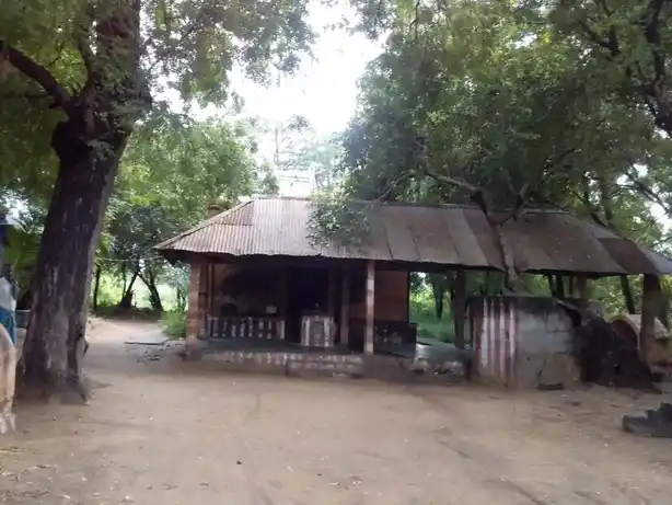 Arulmigu Pidari Palal Mudicyiyamman Temple, Poyaputhur, Kammanallur - 639105