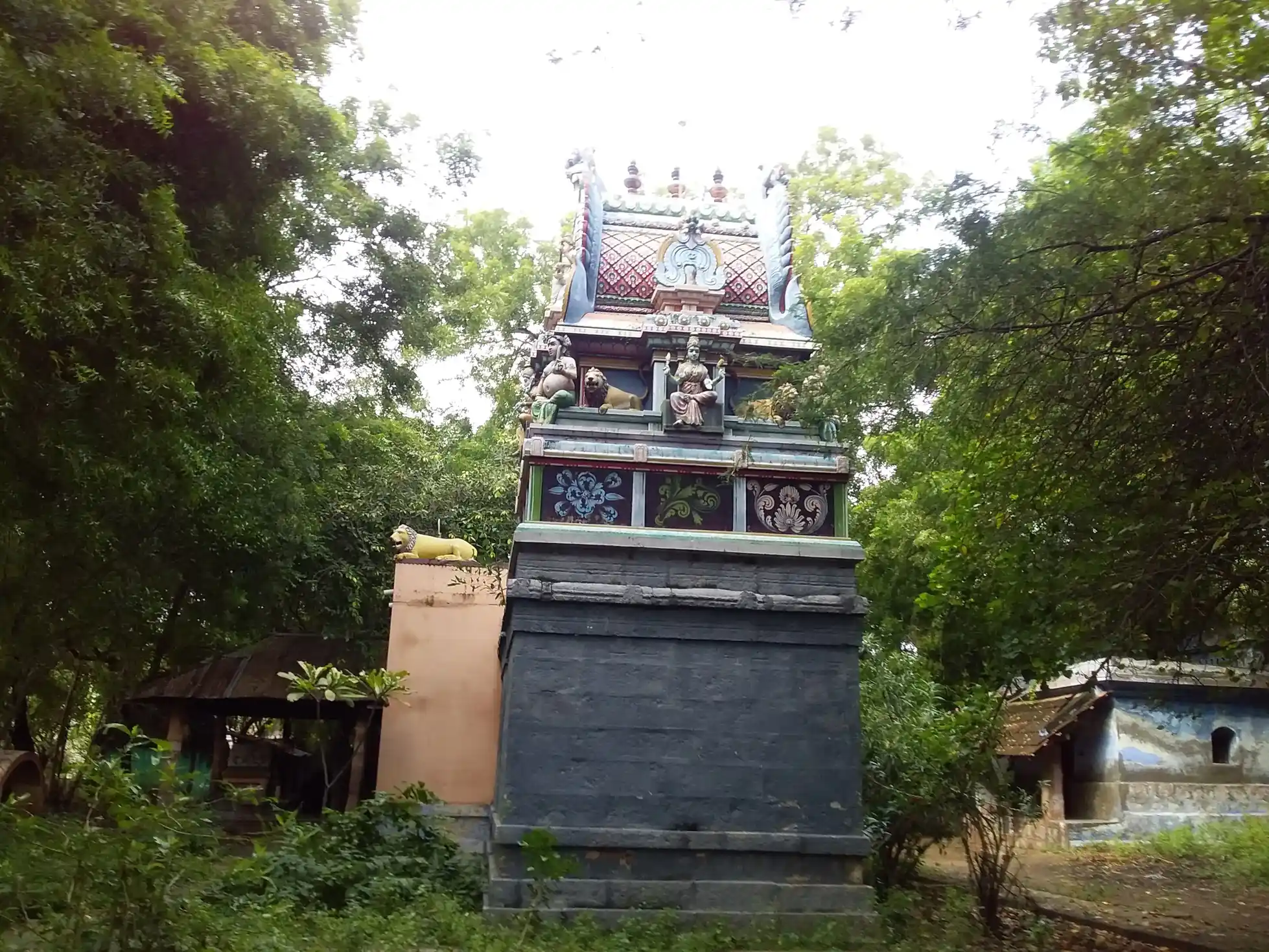 Arulmigu Pidari Palal Mudicyiyamman Temple, Poyaputhur, Kammanallur - 639105 அருலள்மிகு பிடாரி பள்ளமுடிச்சம்மன் திருக்கோயில், Poyaputhur, Kammanallur - 639105, Karur - Ancient Temple Architecture and History Image 5