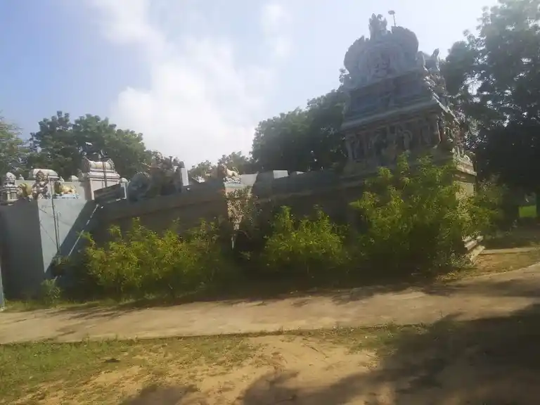 Arulmigu Pidari Pallamudichamman Temple, Mettumahathanapuram - 639102 அருள்மிகு பிடாரி பள்ளமுடிச்சம்மன் திருக்கோயில், Mettumahathanapuram - 639102, Karur - Ancient Temple Architecture and History Image 2