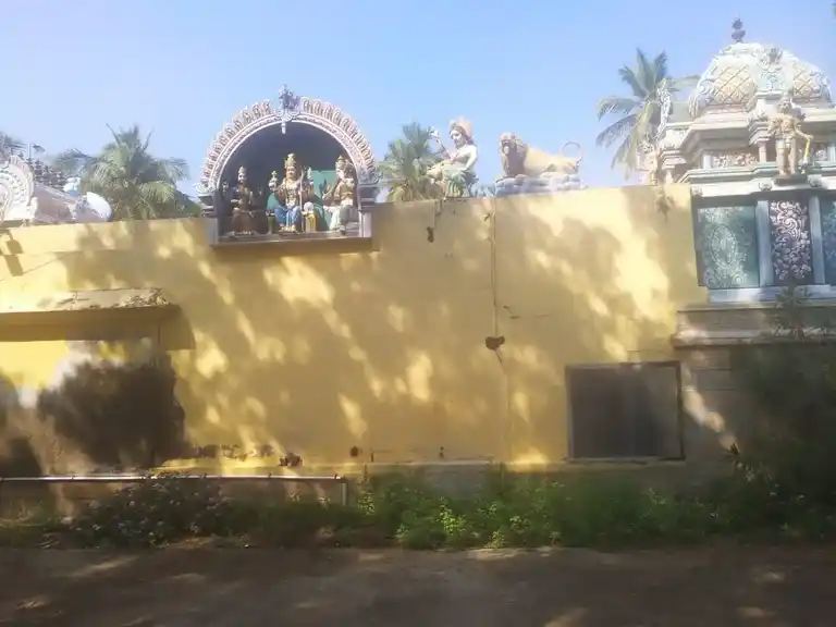 Arulmigu Pidari Pallamudichamman Temple, Mettumahathanapuram - 639102 அருள்மிகு பிடாரி பள்ளமுடிச்சம்மன் திருக்கோயில், Mettumahathanapuram - 639102, Karur - Ancient Temple Architecture and History Image 3