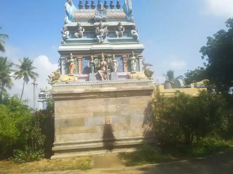 Arulmigu Pidari Pallamudichamman Temple, Mettumahathanapuram - 639102 அருள்மிகு பிடாரி பள்ளமுடிச்சம்மன் திருக்கோயில், Mettumahathanapuram - 639102, Karur - Ancient Temple Architecture and History Image 4