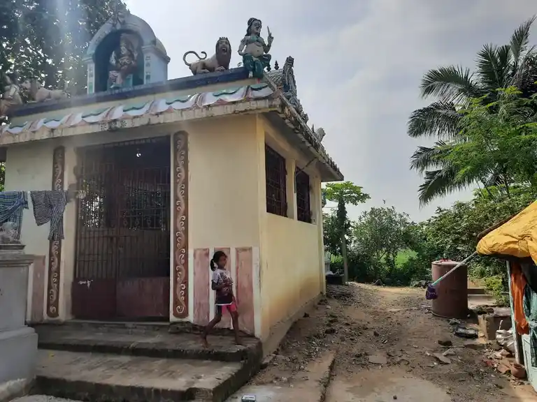 Arulmigu Pidari Ponniamman Temple, Centre Of The Village, Chinnambedu - 601206 Temple