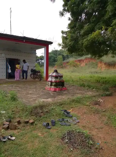 Arulmigu Pidari Ponniamman Temple, End Of The Village, Erumaivettipalayam - 600067 அருள்மிகு பிடாரி பொன்னியம்மன் திருக்கோயில், End Of The Village, Erumaivettipalayam - 600067, Tiruvallur - Ancient Temple Architecture and History Image 2