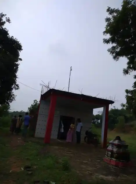 Arulmigu Pidari Ponniamman Temple, End Of The Village, Erumaivettipalayam - 600067 அருள்மிகு பிடாரி பொன்னியம்மன் திருக்கோயில், End Of The Village, Erumaivettipalayam - 600067, Tiruvallur - Ancient Temple Architecture and History Image 3