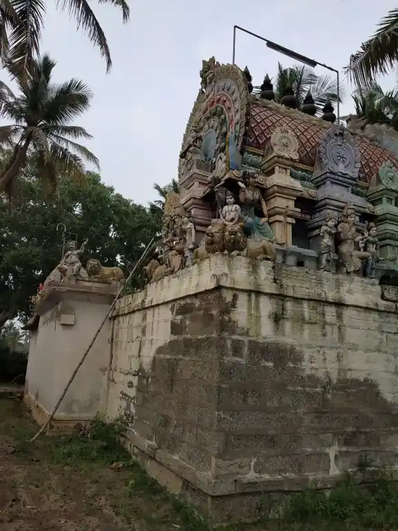 Arulmigu Pidari Sellandiyamman Vahayara Temple, Muthayanallur - 620101 Arulmigu Pidari Sellandiyamman Vahayara Temple, Muthayanallur - 620101, Thiruchirappalli - Ancient Temple Architecture and History Image 2