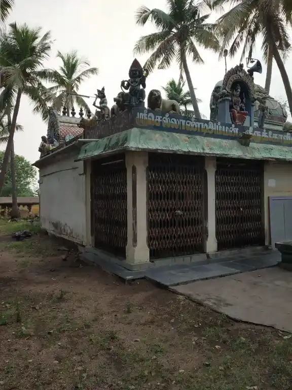 Arulmigu Pidari Sellandiyamman Vahayara Temple, Muthayanallur - 620101 Arulmigu Pidari Sellandiyamman Vahayara Temple, Muthayanallur - 620101, Thiruchirappalli - Ancient Temple Architecture and History Image 3