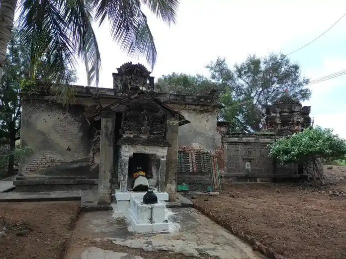 Arulmigu Pidari Temple, Alambadi - 621107