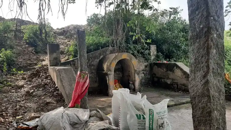 Arulmigu Pidari Temple, Athiyurthirukai - 605701 Arulmigu Pidari Temple, Athiyurthirukai - 605701, Viluppuram - Ancient Temple Architecture and History Image 3