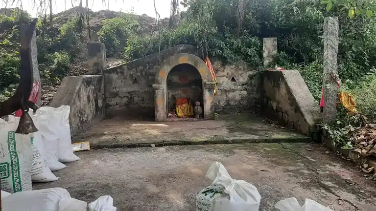 Arulmigu Pidari Temple, Athiyurthirukai - 605701 Arulmigu Pidari Temple, Athiyurthirukai - 605701, Viluppuram - Ancient Temple Architecture and History Image 4