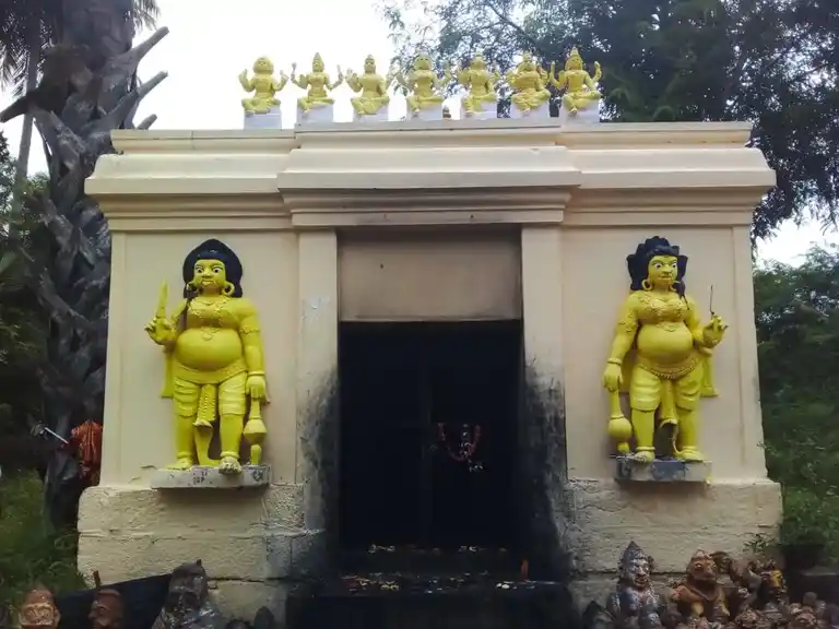 Arulmigu Pidari Temple, Karaiyur - 622002 அருள்மிகு பிடாரி திருக்கோயில், Karaiyur - 622002, Pudukkottai - Ancient Temple Architecture and History Image 2