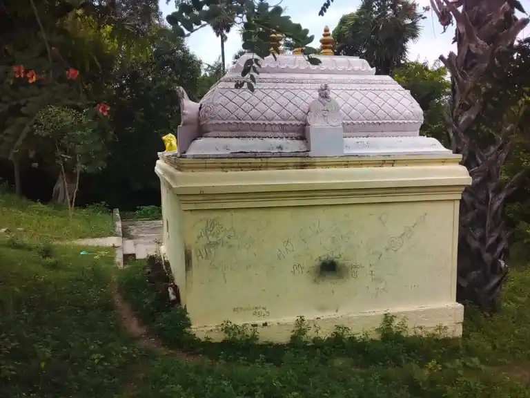 Arulmigu Pidari Temple, Karaiyur - 622002 அருள்மிகு பிடாரி திருக்கோயில், Karaiyur - 622002, Pudukkottai - Ancient Temple Architecture and History Image 4