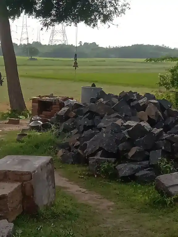 Arulmigu Pidari Temple, Madhalampadi - 606903 அருள்மிகு பிள்ளையார், பிடாரி, வேடியப்பன் மற்றும் கன்னிமார் மாதலம்பாடி திருவண்ணாமலை வட்டம் திருக்கோயில், Madhalampadi - 606903, Tiruvannamalai - Ancient Temple Architecture and History Image 4