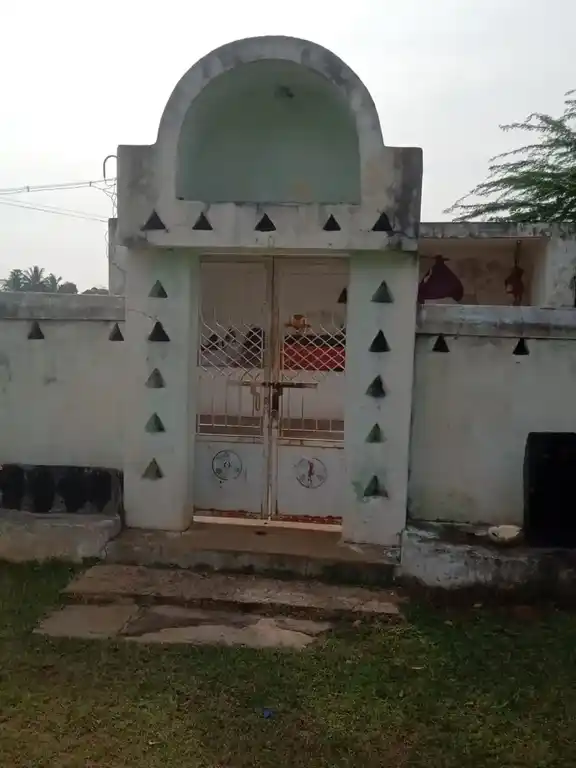 Arulmigu Pidari Temple, Madhalampadi - 606903 அருள்மிகு பிள்ளையார், பிடாரி, வேடியப்பன் மற்றும் கன்னிமார் மாதலம்பாடி திருவண்ணாமலை வட்டம் திருக்கோயில், Madhalampadi - 606903, Tiruvannamalai - Ancient Temple Architecture and History Image 6