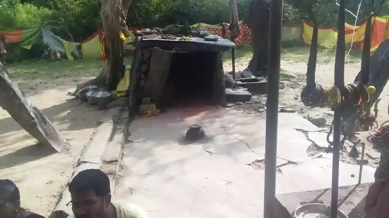 Arulmigu Pidari Temple, Udaiyanatham - 605701 Arulmigu Pidari Temple, Udaiyanatham - 605701, Viluppuram - Ancient Temple Architecture and History Image 4