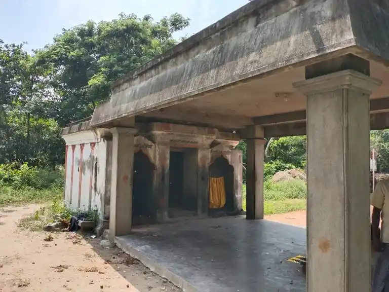 Arulmigu Pidari Temples, Semmar - 607203 ArulmiguPidari Temples, செம்மார் - 607203, Viluppuram - Ancient Temple Architecture and History Image 2