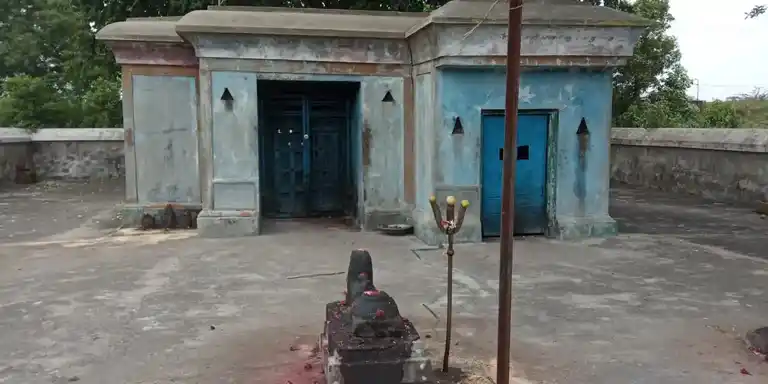 Arulmigu Pidari Vagaiyara Temple, Kalyanampoondi - 605201 அருள்மிகு பிடாரி வகையறா திருக்கோயில், Kalyanampoondi - 605201, Viluppuram - Ancient Temple Architecture and History Image 4