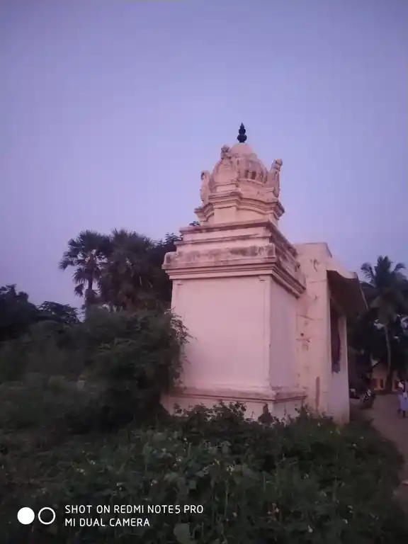 Arulmigu Pidari Valliyamman Temple, Nandimedu - 602108 அருள்மிகு பிடாரி செல்லி அம்மன் திருக்கோயில், நந்திமேடு - 602108, Kancheepuram - Ancient Temple Architecture and History Image 3