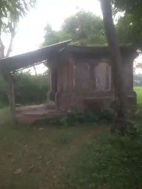 Arulmigu Pidari Veerachozhan Vadakarai Pidariamman Temple, Sathanur - 609802 அருள்மிகு பிடாரி, வீரசோழன், வடகரை, பிடாரியம்மன் திருக்கோயில், Sathanur - 609802, Thanjavur - Ancient Temple Architecture and History Image 2