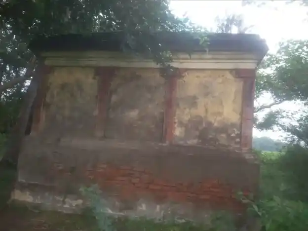 Arulmigu Pidari Veerachozhan Vadakarai Pidariamman Temple, Sathanur - 609802 அருள்மிகு பிடாரி, வீரசோழன், வடகரை, பிடாரியம்மன் திருக்கோயில், Sathanur - 609802, Thanjavur - Ancient Temple Architecture and History Image 4