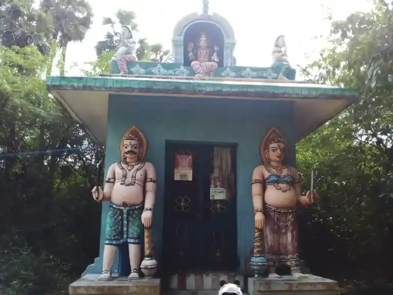 Arulmigu Pidari Veeramakaliyamman Temple, Nallur - 622002 அருள்மிகு பிடாரி வீரமாகாளியம்மன் திருக்கோயில், Nallur - 622002, Pudukkottai - Ancient Temple Architecture and History Image 2