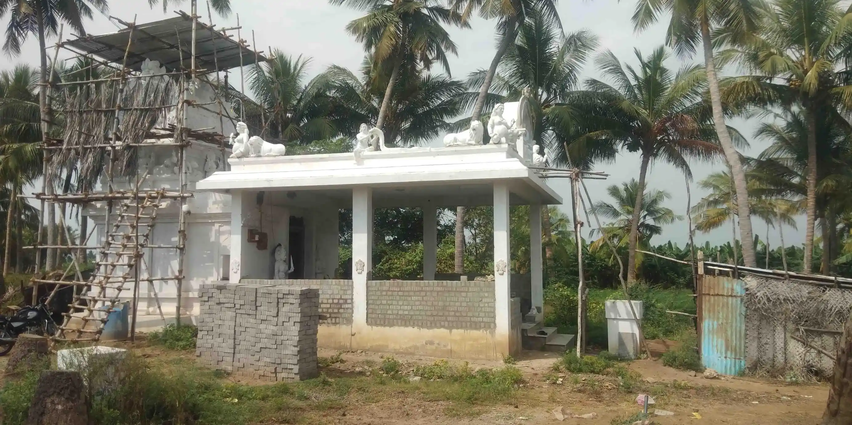 Arulmigu Pidari Vellanthankiyamman Temple, Srirangam, Thiruchirappalli - 620021 Arulmigu Pidari Vellanthankiyamman Temple, Srirangam, Thiruchirappalli - 620021, Thiruchirappalli - Ancient Temple Architecture and History Image 3