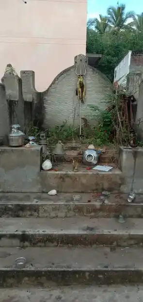 Arulmigu Pidariamman Azhagiya Deviyamman Temple, Melavannariruppu - 630405 அருள்மிகு. பிடாரியம்மன் அழகிய தேவியம்மன் திருக்கோயில், Melavannariruppu - 630405, Sivagangai - Ancient Temple Architecture and History Image 2