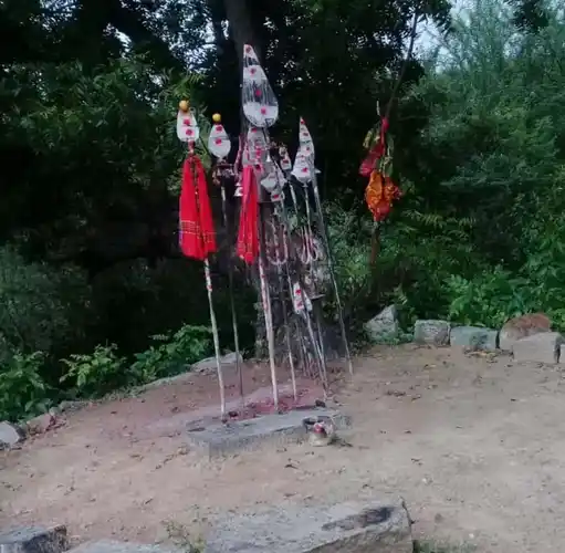 Arulmigu Pidariamman Temple, Kulathupatti - 630410 அருள்மிகு பிடாரிஅம்மன் திருக்கோயில், Kulathupatti - 630410, Sivagangai - Ancient Temple Architecture and History Image 4