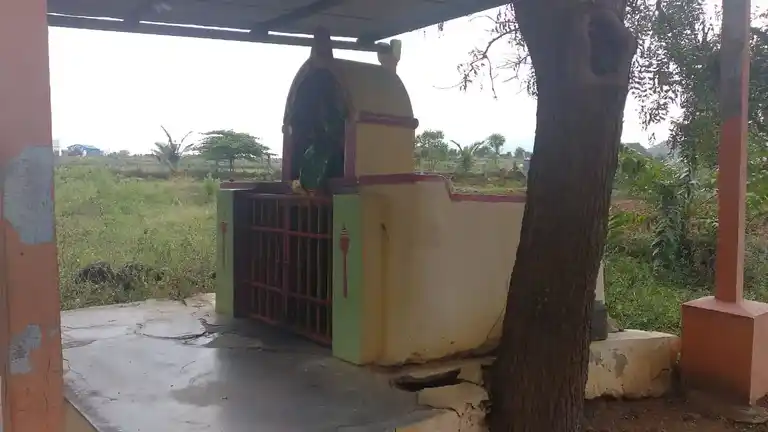 Arulmigu Pidariamman Temple, Thippireddihalli - 635301 Arulmigu Pidariamman Temple, Thippireddihalli - 635301, Dharmapuri - Ancient Temple Architecture and History Image 4