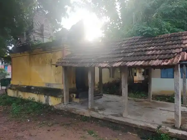 Arulmigu Pidariamman Temple, Vandayar Iruppu, Vandayar Iruppu - 614019 அருள்மிகு பிடாரியம்மன் திருக்கோயில், வாண்டையார் இருப்பு, வாண்டையார் இருப்பு - 614019, Thanjavur - Ancient Temple Architecture and History Image 2