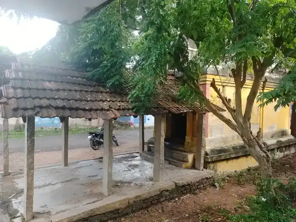 Arulmigu Pidariamman Temple, Vandayar Iruppu, Vandayar Iruppu - 614019 அருள்மிகு பிடாரியம்மன் திருக்கோயில், வாண்டையார் இருப்பு, வாண்டையார் இருப்பு - 614019, Thanjavur - Ancient Temple Architecture and History Image 4