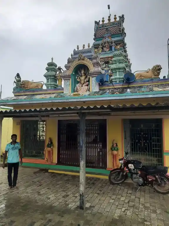 Arulmigu Pidariamman Temple, Vathalmalai - 635301 அருள்மிகு பிடாரியம்மன் திருக்கோயில், Vathalmalai - 635301, Dharmapuri - Ancient Temple Architecture and History Image 5