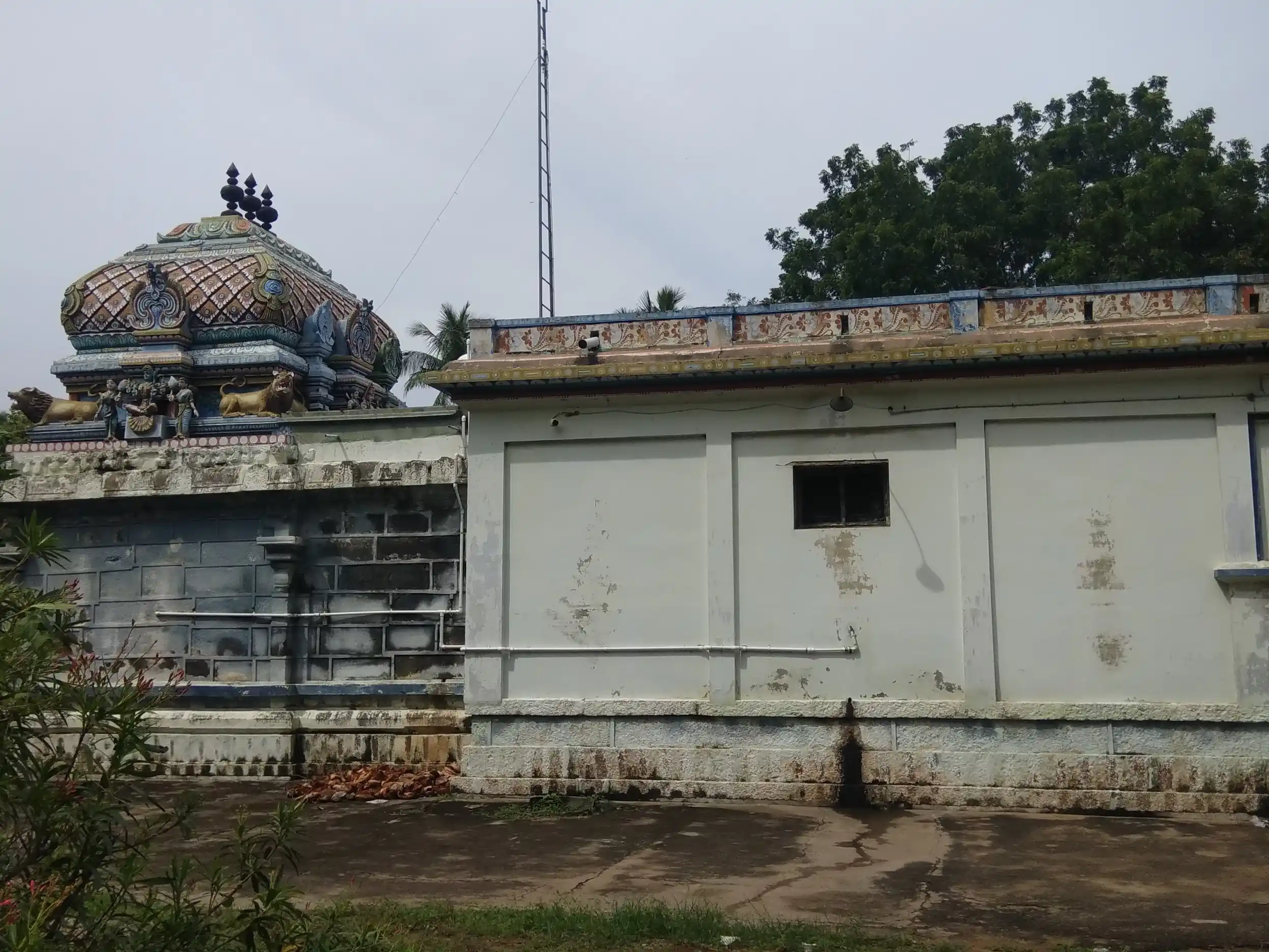 Arulmigu Pidariarasayee Amman Temple, Sirugamani, Sirugamani - 639115 அருள்மிகு பிடாரிஅரசாயிஅம்மன் திருக்கோயில், Sirugamani, Sirugamani - 639115, Thiruchirappalli - Ancient Temple Architecture and History Image 2