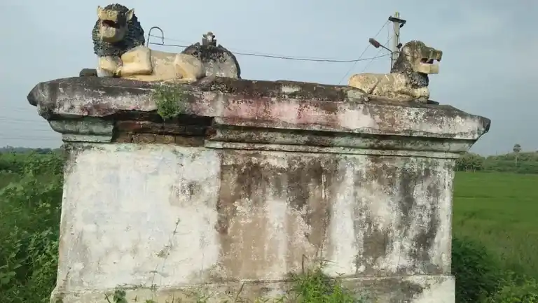 Arulmigu Pidariponniamman Temple, Inside The Village, Ariytahur - 602001 அருள்மிகு பிடாரி பொன்னியம்மன் திருக்கோயில், Inside The Village, Ariytahur - 602001, Tiruvallur - Ancient Temple Architecture and History Image 4