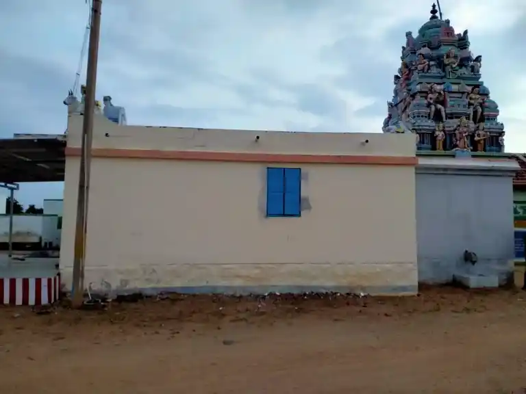 Arulmigu Pidariyammam Mariyamman Muthalamman Temple, Manjanayakkanpatty - 621301 அருள்மிகு பிடாரியம்மன், மாரியம்மன் முத்தாளம்மன் திருக்கோயில், Manjanayakkanpatty - 621301, Karur - Ancient Temple Architecture and History Image 4