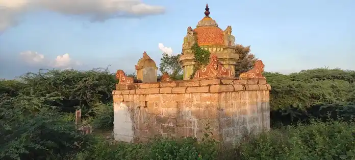 Arulmigu Pidariyamman Temple, Pilloor - 621313 அருள்மிகு பிடாரியம்மன் திருக்கோயில், Pilloor - 621313, Karur - Ancient Temple Architecture and History Image 3