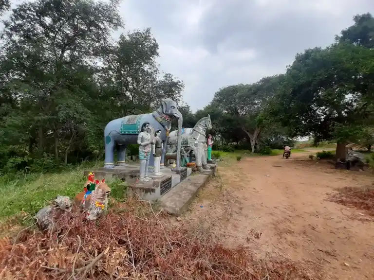 Arulmigu Pidariyamman Temple, Pulloor - 606107 அருள்மிகு பிடாரியம்மன் திருக்கோயில், Pulloor - 606107, Kallakurichi - Ancient Temple Architecture and History Image 4