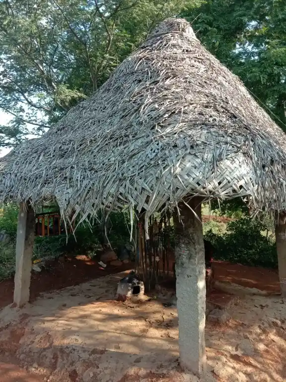 Arulmigu Pidariyamman Temple, Senkuruchi - 624306 அருள்மிகு பிடாரியம்மன் கோயில், Senkuruchi - 624306, Dindigul - Ancient Temple Architecture and History Image 2