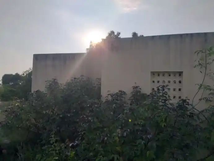 Arulmigu Pidariyamman Temple, Varavanai - 621301 அருள்மிகு பிடாரியம்மன் திருக்கோயில், Varavanai - 621301, Karur - Ancient Temple Architecture and History Image 4