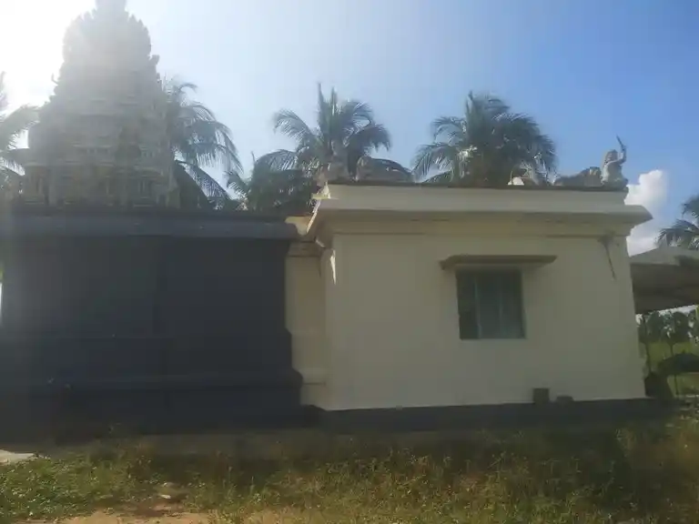 Arulmigu Pidariyamman Temple, (Veerarakiyam) Palrajapuram - 639114 அருள்மிகு பிடாரியம்மன் திருக்கோயில்,  - 639114, Karur - Ancient Temple Architecture and History Image 2
